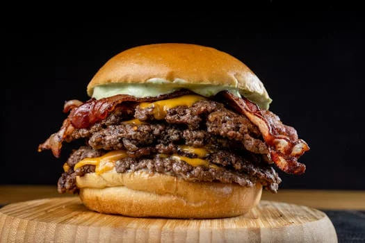 bacon cheeseburger pizza ground beef bacon